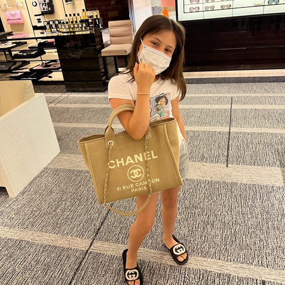 Meet your Posher, Nicole - Picture 14 of 16